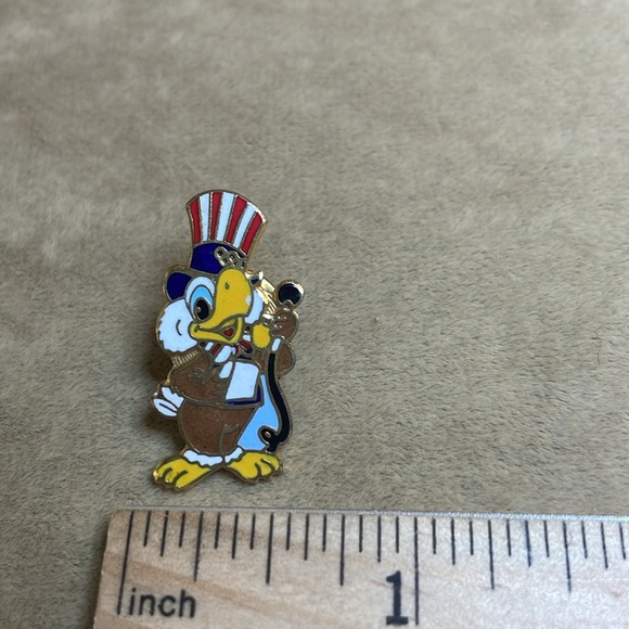 Sam The Eagle Reporter Lapel Pin - Picture 6 of 6
